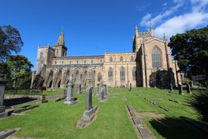 Dunfermline Abbey- click for photo gallery